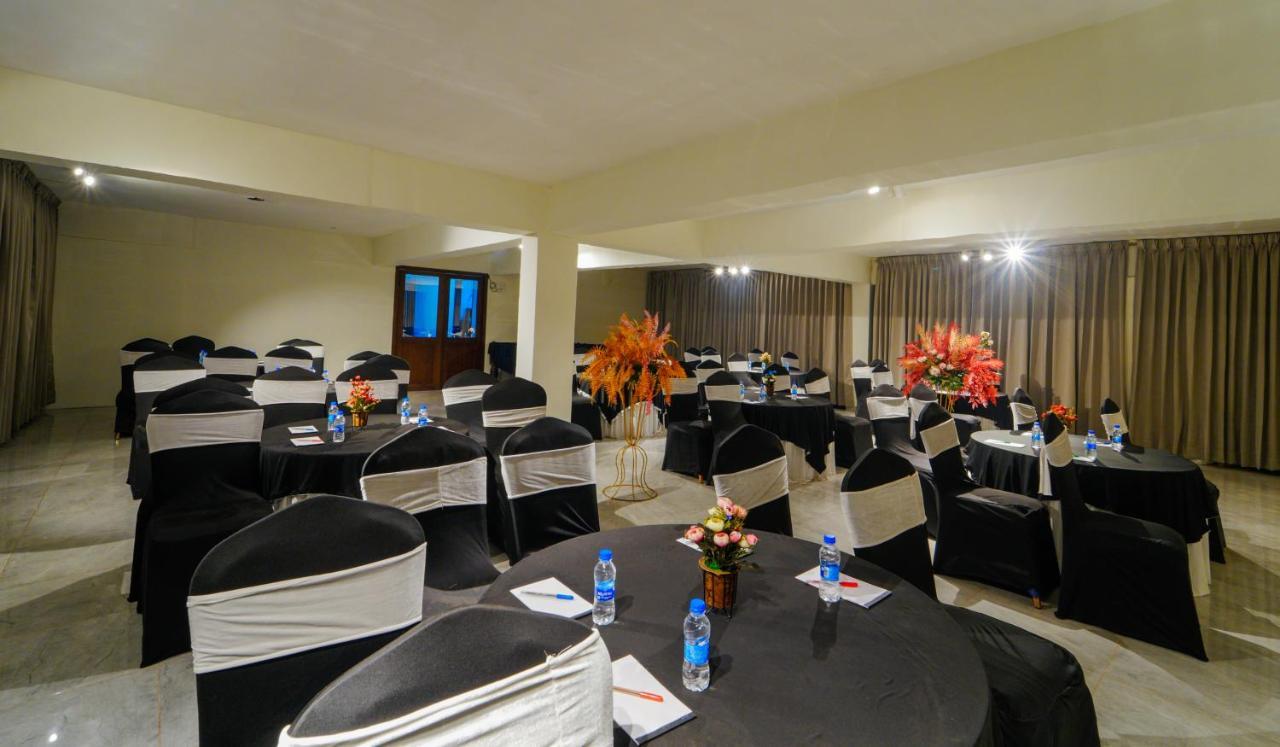 Hotel Woodcrest Zirakpur - Best Family Hotel By - A Unit Of Sidham Group Exteriér fotografie