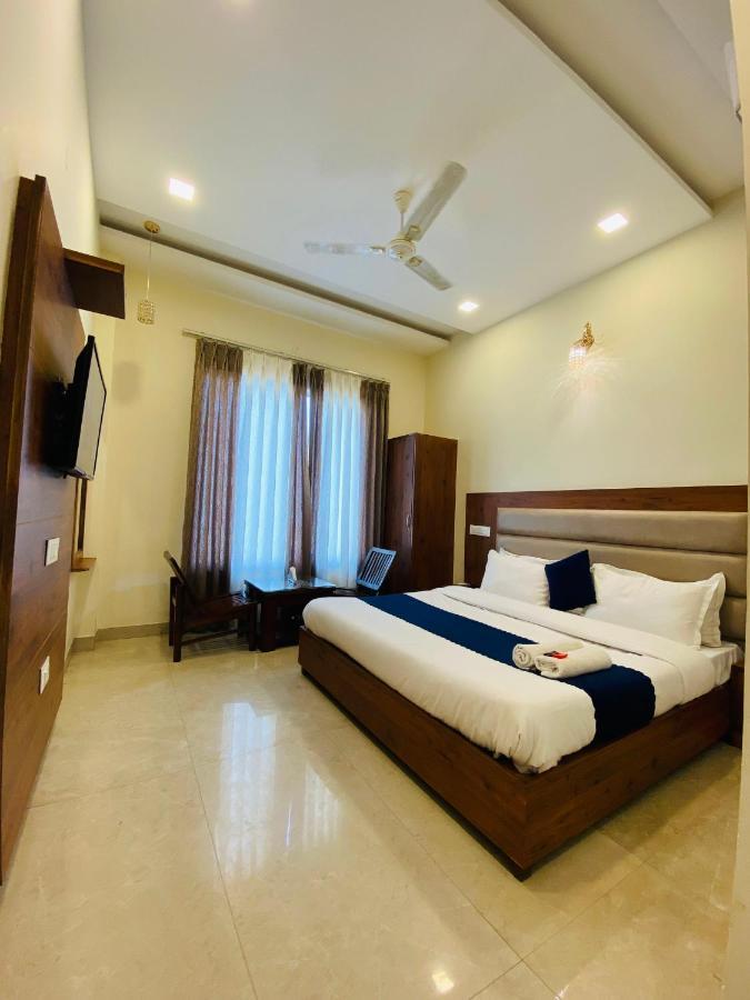 Hotel Woodcrest Zirakpur - Best Family Hotel By - A Unit Of Sidham Group Exteriér fotografie