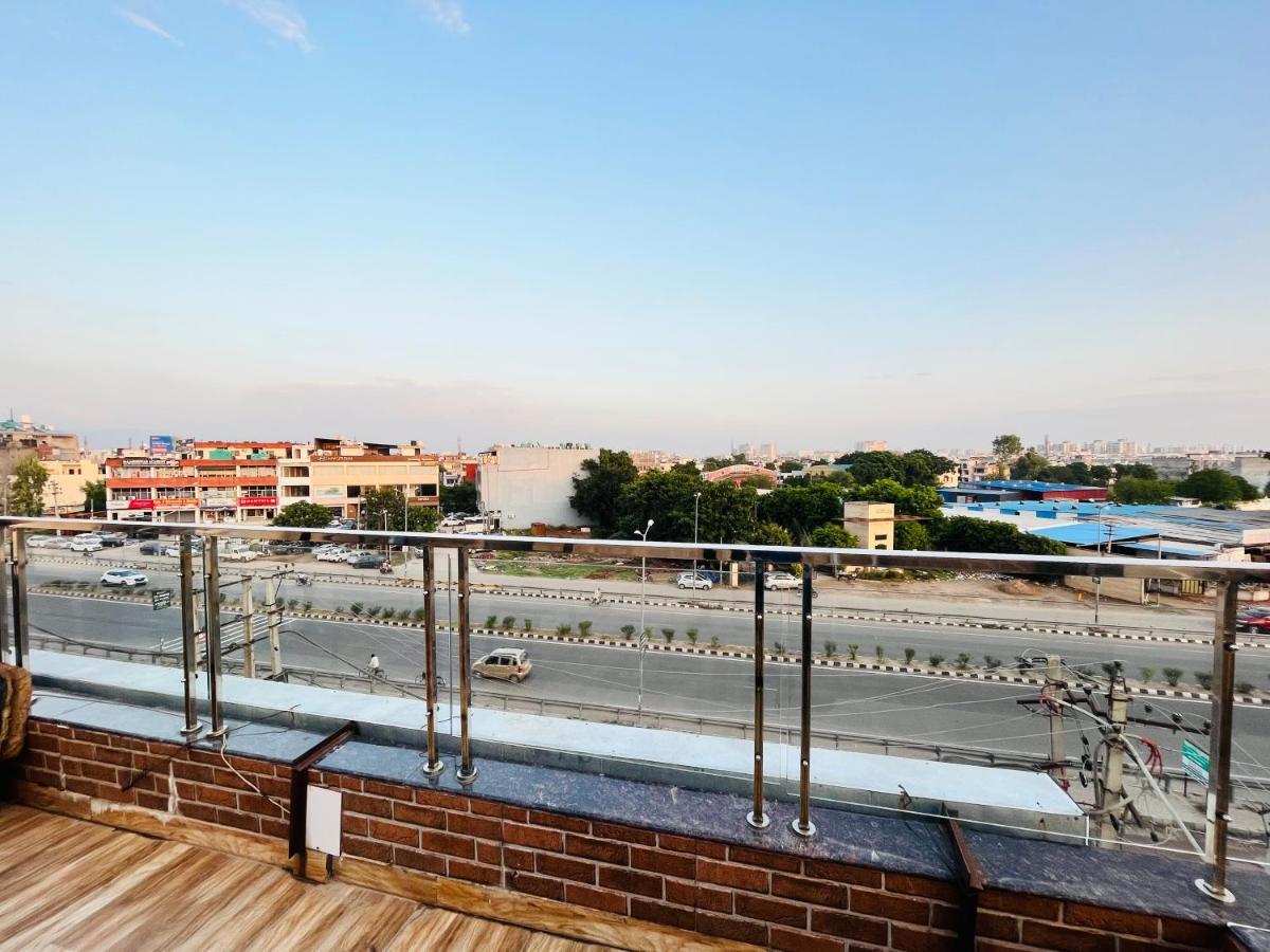 Hotel Woodcrest Zirakpur - Best Family Hotel By - A Unit Of Sidham Group Exteriér fotografie