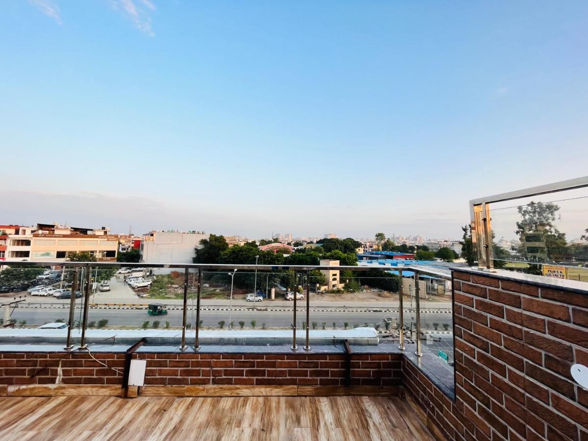 Hotel Woodcrest Zirakpur - Best Family Hotel By - A Unit Of Sidham Group Exteriér fotografie