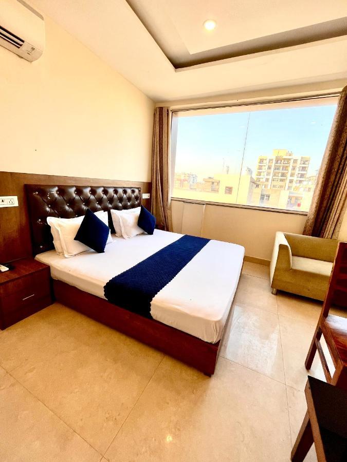 Hotel Woodcrest Zirakpur - Best Family Hotel By - A Unit Of Sidham Group Exteriér fotografie