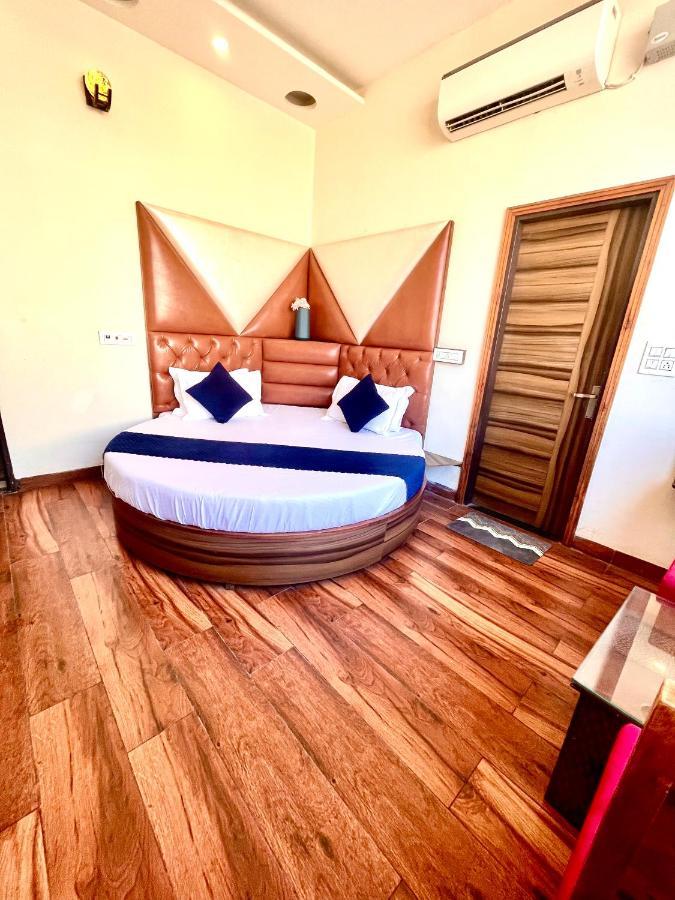 Hotel Woodcrest Zirakpur - Best Family Hotel By - A Unit Of Sidham Group Exteriér fotografie