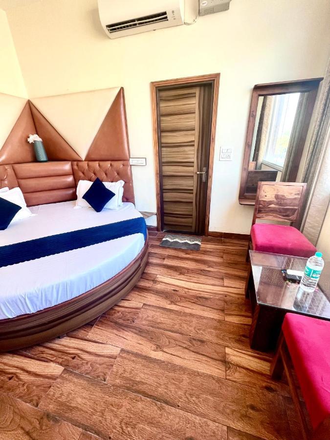 Hotel Woodcrest Zirakpur - Best Family Hotel By - A Unit Of Sidham Group Exteriér fotografie